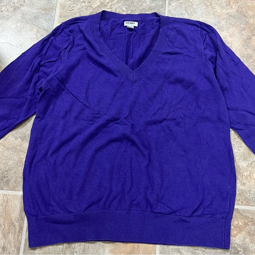 Women’s Old Navy sweater, size XL.